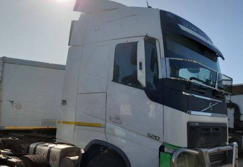 Volvo, VOLVO FH520 GLOBETROTTER 6x4 T/T, 6x4 Drive, Truck Tractor, Used, 2017