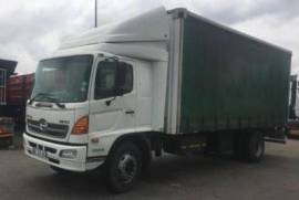 Hino, HINO 500 1626 Tautliner Body 4x2, 4x2 Drive, Tautliner Truck, Used, 2017