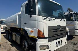 Hino, 18000L , 6x4 Drive, Water Tanker Truck, Used, 2016