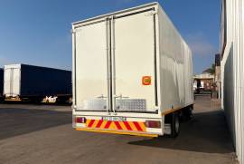 Isuzu, NPR400, 4 Ton, Volume Van Truck, Used, 2021