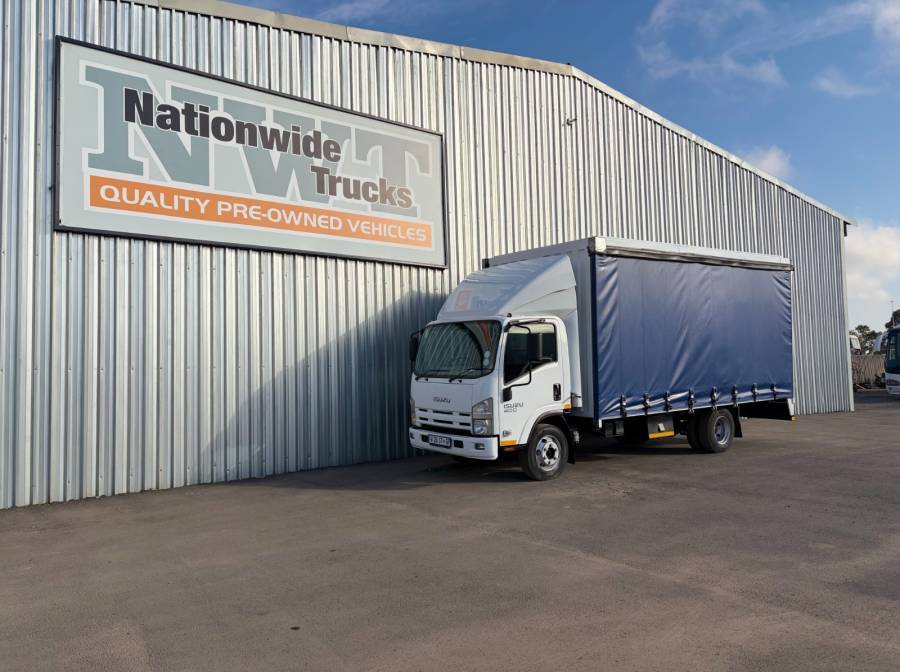 Isuzu, NPR400, 4 Ton, Tautliner Truck, Used, 2017