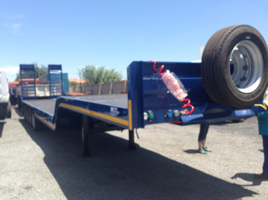 UBT, 42 Ton Four Axle Stepdeck, Lowbed Trailer, New
