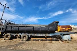 Henred, Tri Axle Tipper / Sloper, Tipping Bulk Trailer, Used, 2005