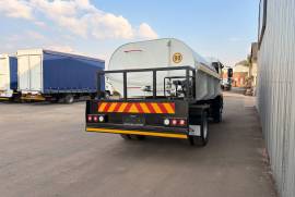 Isuzu, FSR800, 4x2 Drive, Water Tanker Truck, Used, 2017