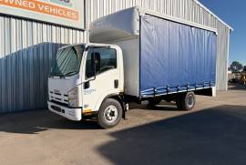 Isuzu, NPR400, 4 Ton, Tautliner Truck, Used, 2017