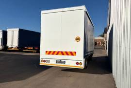 Isuzu, NPR400, 4 Ton, Tautliner Truck, Used, 2017
