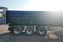 Henred, Tri Axle, Dropside Trailer, Used, 2023