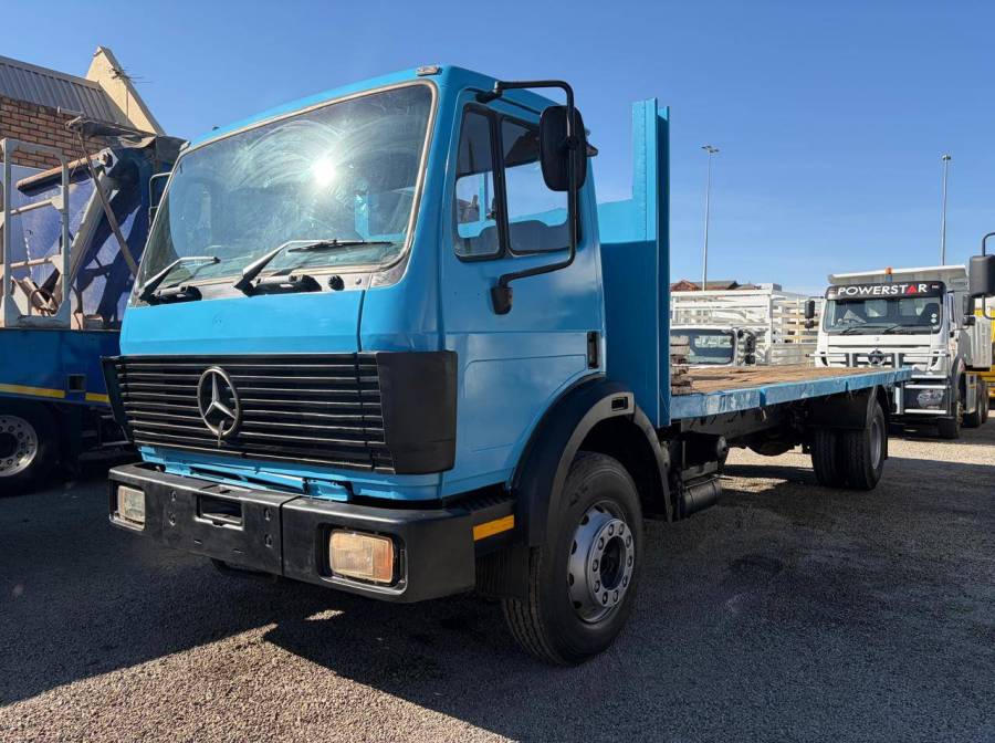 Mercedes Benz, 17-17 Econoliner, 4x2 Drive, Flat Deck Truck, Used, 1989
