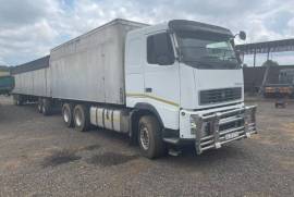 Volvo, FH400 A/T Grain Carrier Trailer, 6x4 Drive, Truck Trailer Combination, Used, 2008