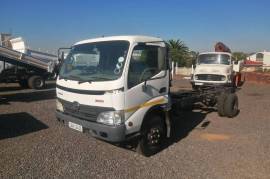 Hino, 300 Series, 4x2 Drive, Chassis Cab Truck, Used, 2011