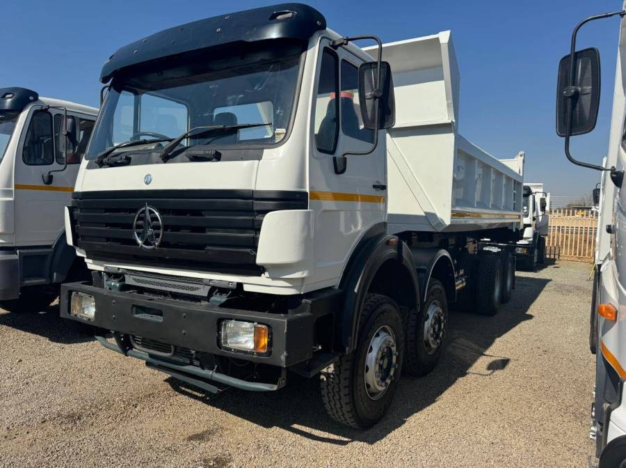 Powerstar, 40-35 16 Cube, 8x4 Drive, Tipper Truck, Used, 2010