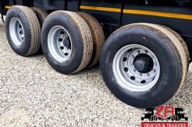Paramount, TRI-AXLE FLAT DECK TRAILER [#52682], Flat Deck Trailer, Used, 2013