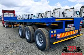 Paramount, TRI-AXLE FLAT DECK TRAILER [#52682], Flat Deck Trailer, Used, 2013