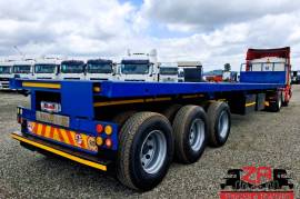 Paramount, TRI-AXLE FLAT DECK TRAILER [#52682], Flat Deck Trailer, Used, 2013