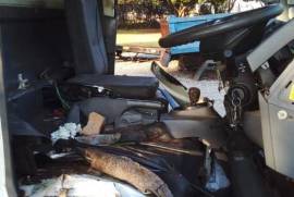 Truck Parts, Isuzu, N400 Volume Van Truck , Stripping for Parts, Used