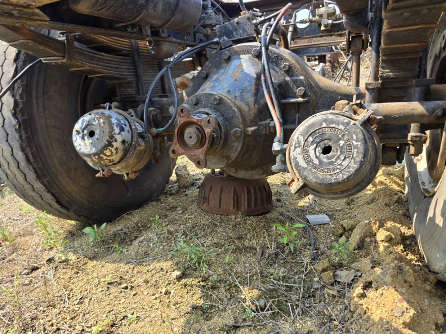 Truck Parts, Isuzu, EATON 306077, Hubs / Wheels, Used, 1996