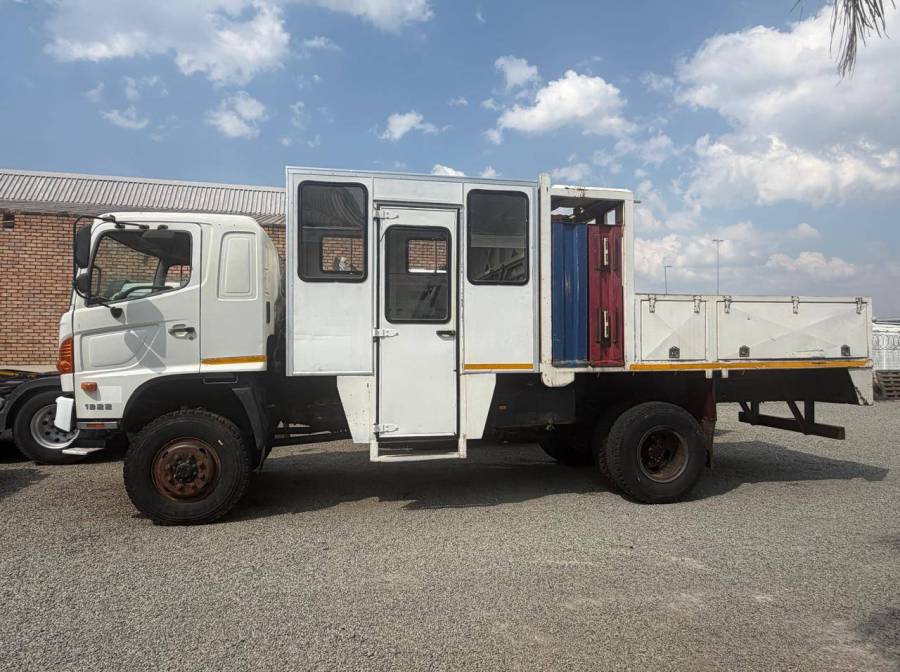 Hino, 500 Dropside , 4x4 Drive, Crew Cab, Used, 2015