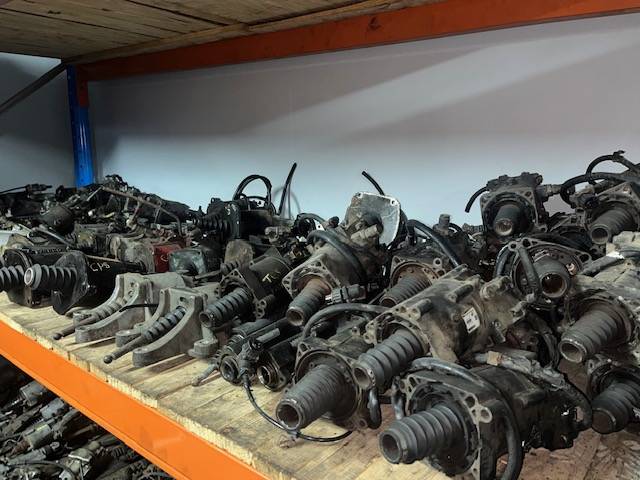 Truck Parts, Various, clutch servos, Clutches / Pedals, Used
