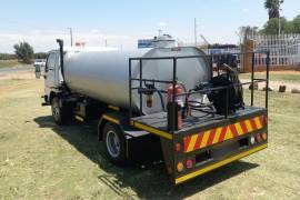 Nissan, UD 40 4000L , 4x2 Drive, Diesel Tanker Truck, Used, 2010