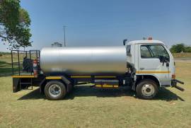 Nissan, UD 40 4000L , 4x2 Drive, Diesel Tanker Truck, Used, 2010