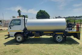 Nissan, UD 40 4000L , 4x2 Drive, Diesel Tanker Truck, Used, 2010