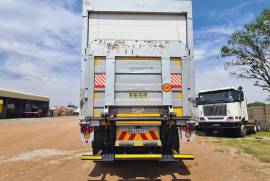 Henred, Box Body, Used, 2010