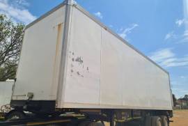 Henred, Box Body, Used, 2010