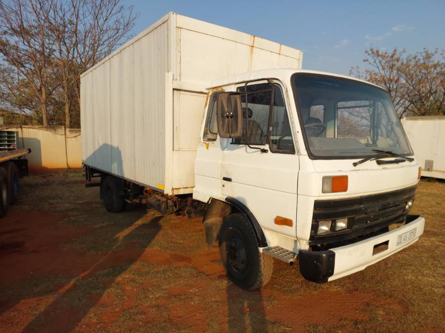Nissan, CW 45, 4x2 Drive, Closed Body Truck, Used