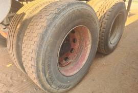Henred, Sloper Trailer, Used, 2007