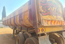 Henred, Sloper Trailer, Used, 2007