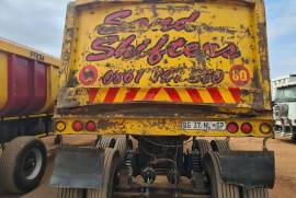 Henred, Sloper Trailer, Used, 2003