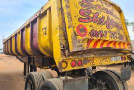 Henred, Sloper Trailer, Used, 2003