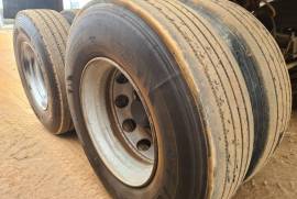 Henred, Sloper Trailer, Used, 2015