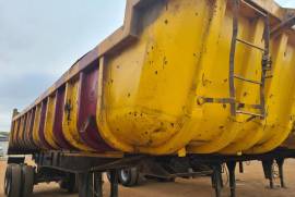 Henred, Sloper Trailer, Used, 2015