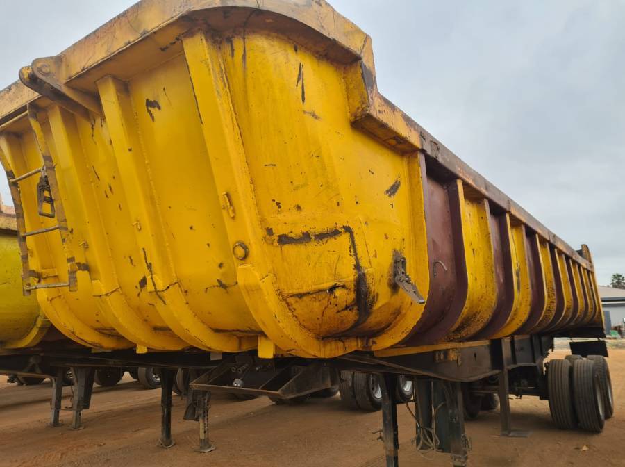 Henred, Sloper Trailer, Used, 2015