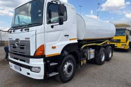 Hino, 700 Series Water Tanker, 6x4 Drive, Water Tanker Truck, Used, 2018