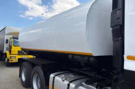 Hino, 700 Series Water Tanker, 6x4 Drive, Water Tanker Truck, Used, 2018