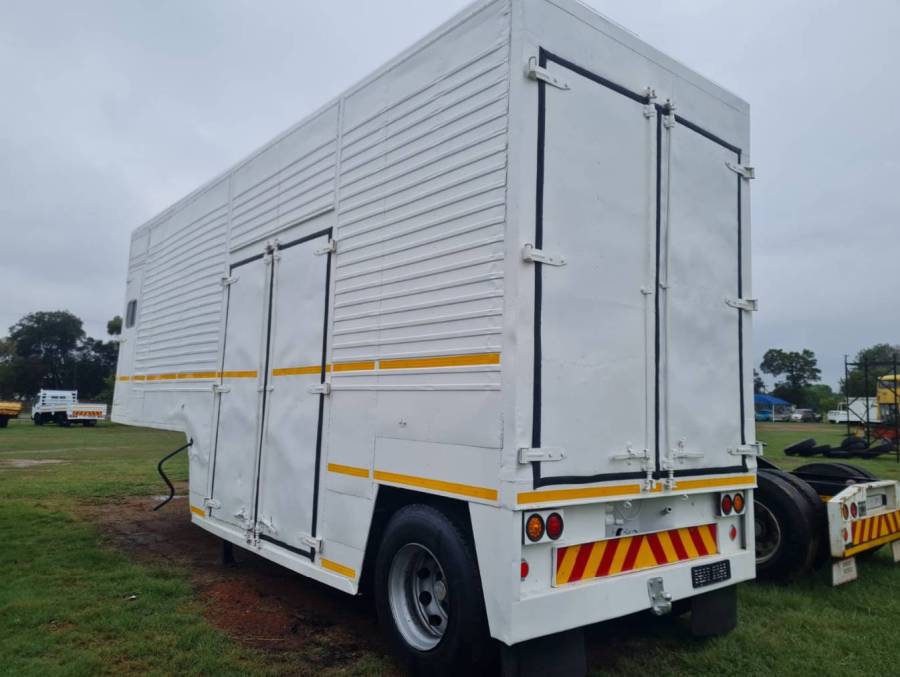 Henred, 7m Back and 6m Front, Pantech Trailer , Used