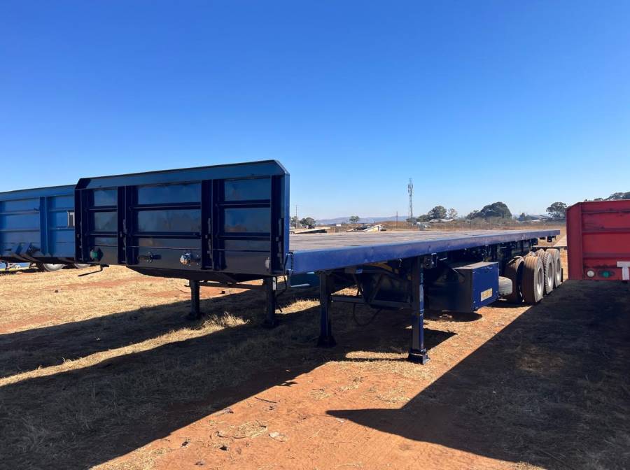Prime, 2019 Prime Tri-axle Flatdeck, Tri-Axle Trailer, Used