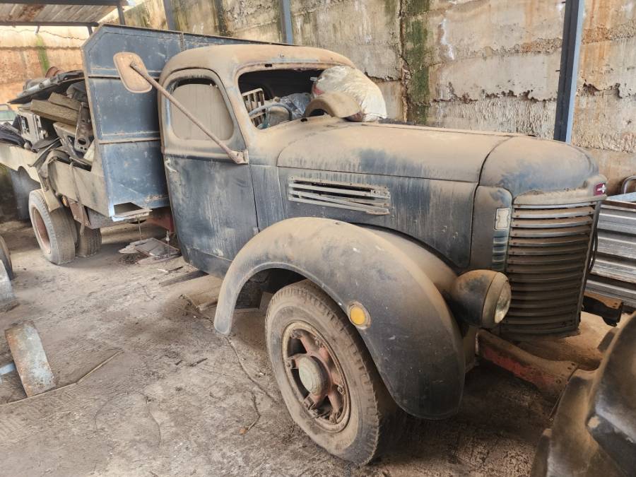 Truck Parts, International, KB 7, Accessories, Flat Deck Body, Used, 1948
