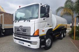 Hino, 700 18 000L, 6x4 Drive, Water Tanker Truck, Used, 2010